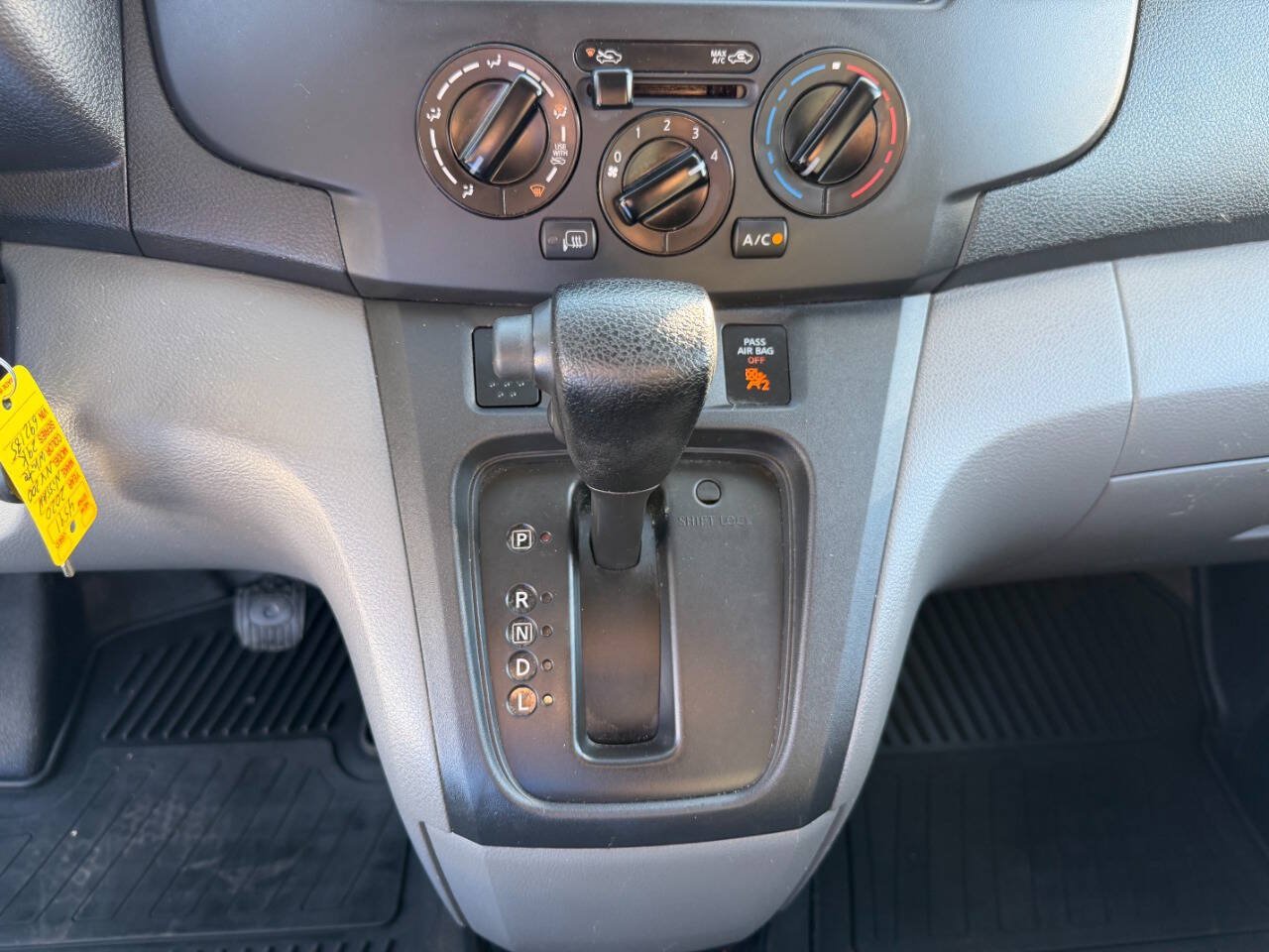 Used 2020 Nissan NV200 SV FWD image 19
