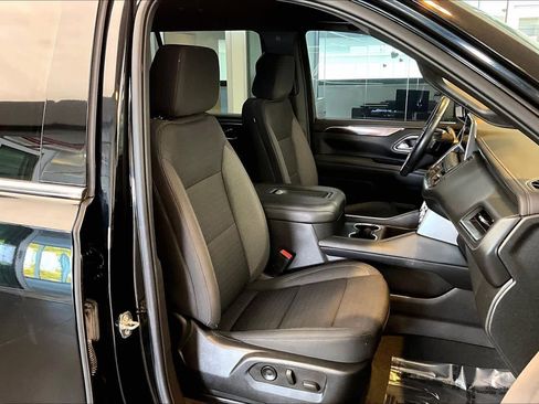 Used 2022 GMC Yukon SLE w/ Gmc Pro Safety Plus Package image 9
