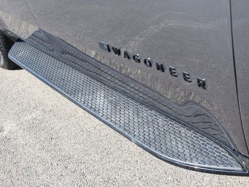 Used 2024 Jeep Wagoneer Series II AWD/4WD image 12