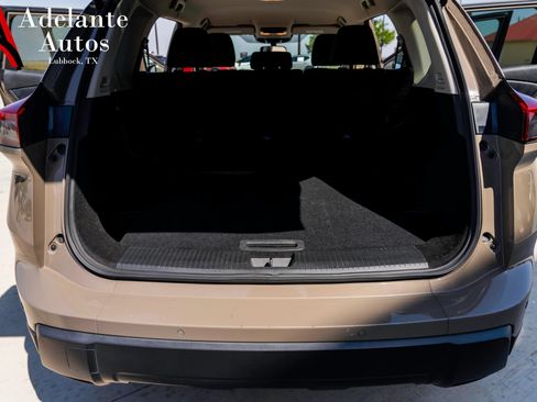 Used 2025 Nissan Rogue SV AWD/4WD image 9