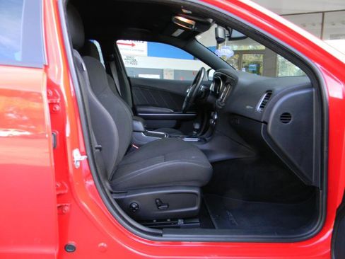 Used 2018 Dodge Charger R/T Scat Pack image 14