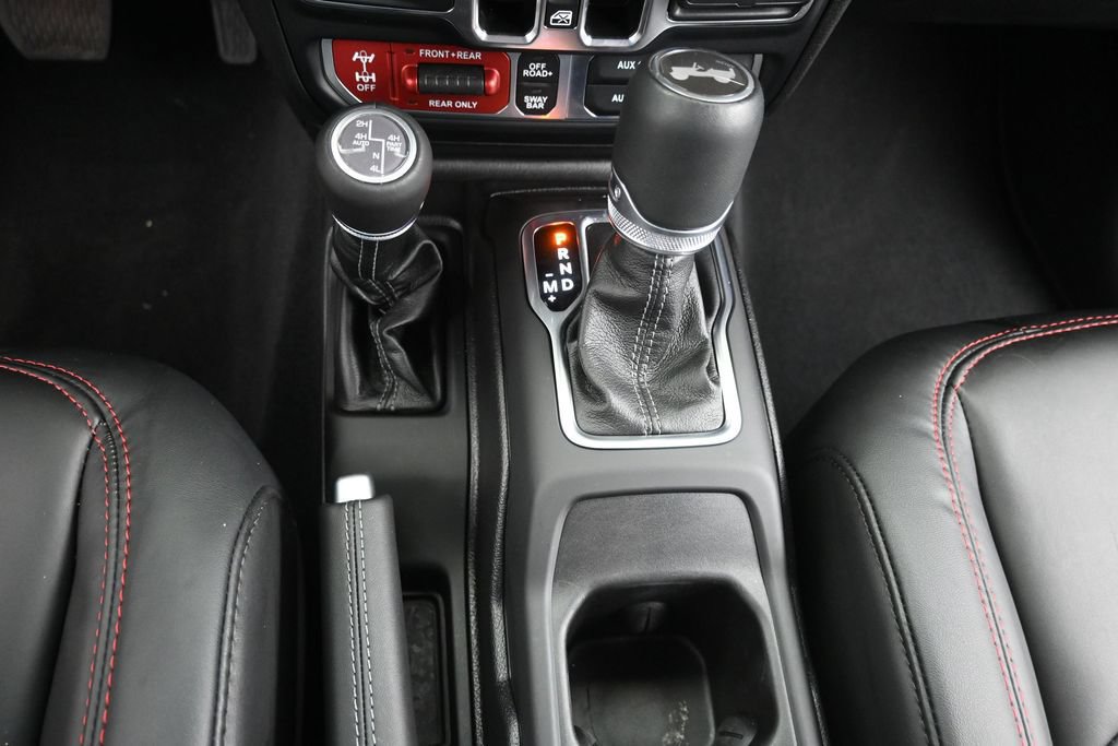 Used 2025 Jeep Wrangler Unlimited Rubicon AWD/4WD image 23