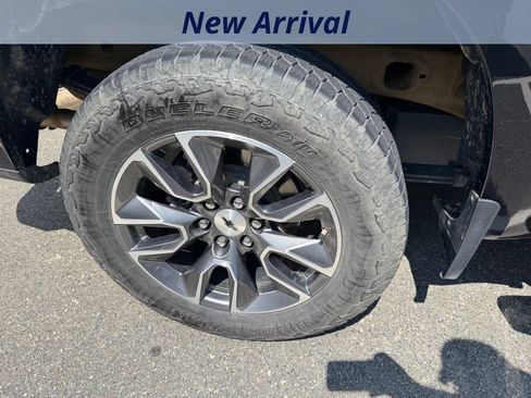 Used 2025 Chevrolet Silverado 1500 RST w/ Z71 Off-Road Package AWD/4WD image 3