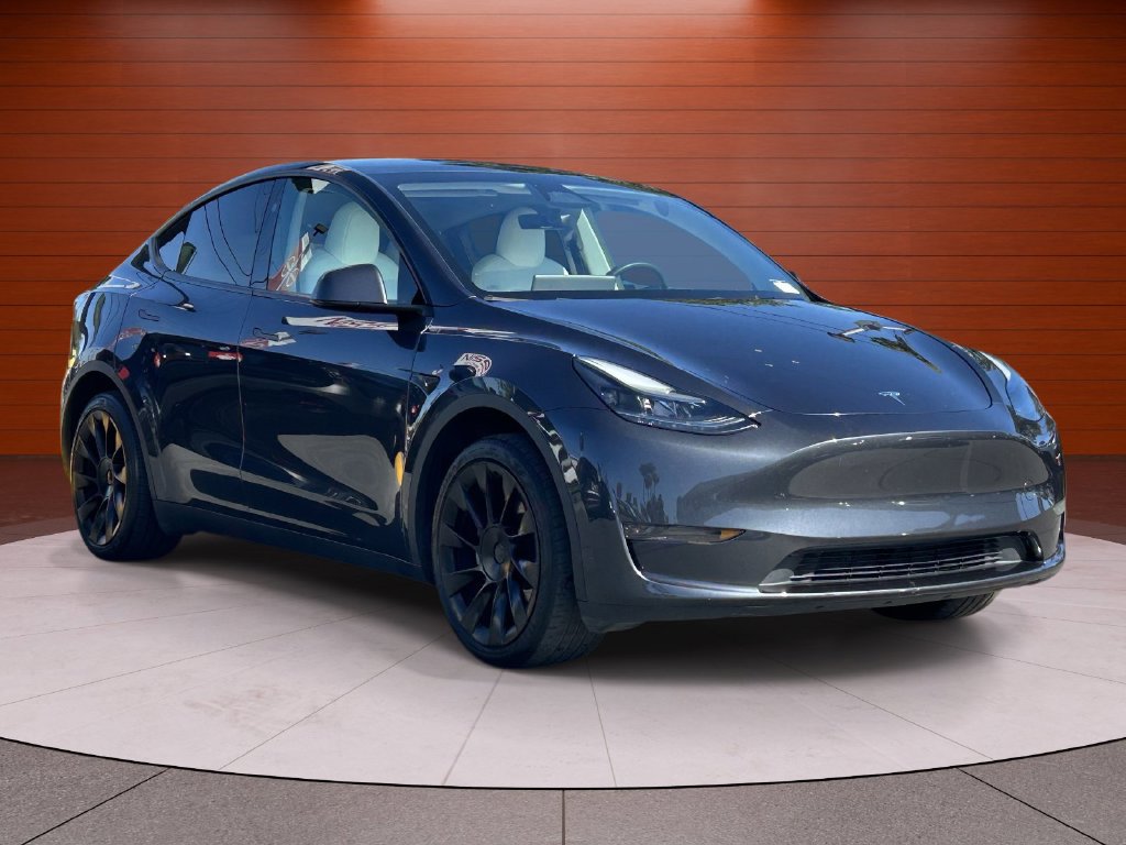 Used 2024 Tesla Model Y Long Range RWD image 5