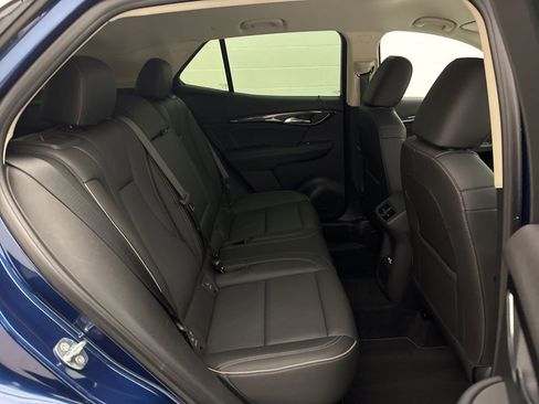 Used 2023 Buick Envision Essence image 42