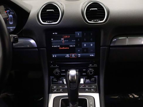 Used 2022 Porsche 718 Boxster image 10