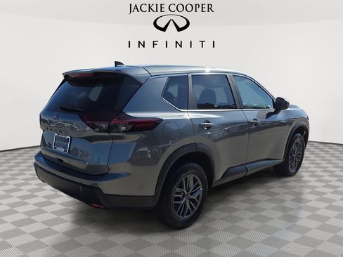 Used 2026 Nissan Rogue SV AWD/4WD image 5