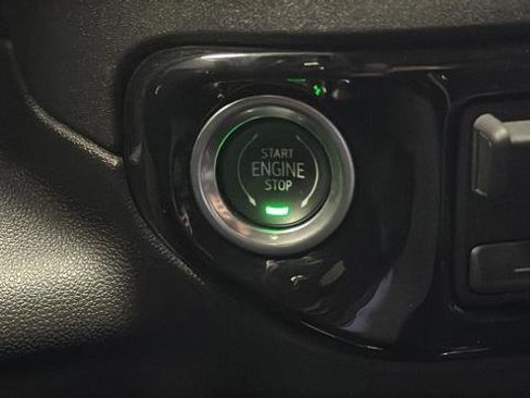 Used 2022 Chevrolet Silverado 1500 LT Trail Boss w/ LT Trail Boss Premium Package AWD/4WD image 21