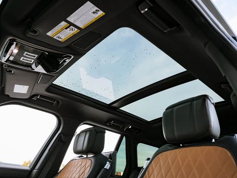 Used 2020 Land Rover Range Rover SV Autobiography Dynamic image 21