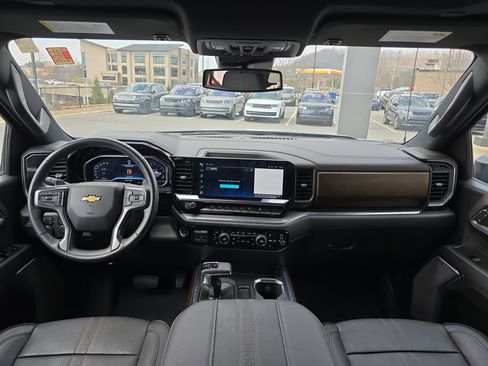 Used 2024 Chevrolet Silverado 1500 High Country w/ High Country Premium Package image 19