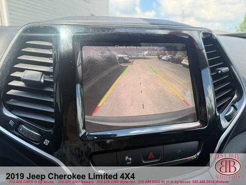 Used 2019 Jeep Cherokee Limited AWD/4WD image 20