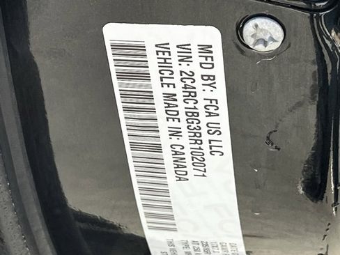 Certified 2024 Chrysler Pacifica Touring-L image 36