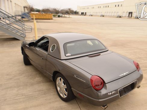 Used 2003 Ford Thunderbird image 28