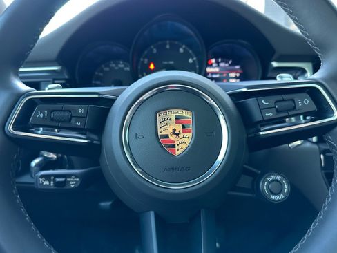 Certified 2023 Porsche Macan image 24