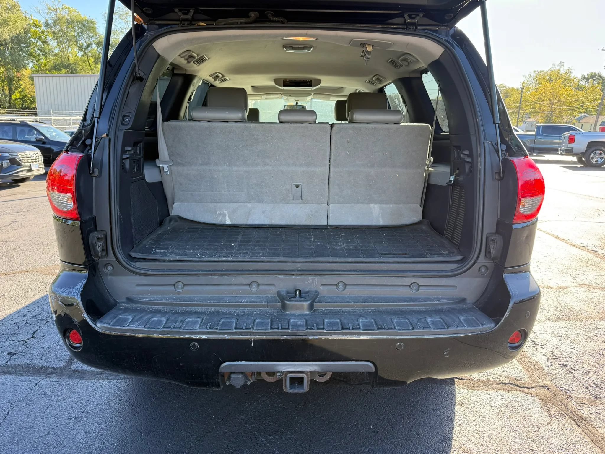 Used 2010 Toyota Sequoia Platinum RWD image 14