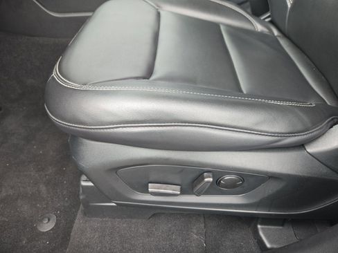 Certified 2023 Ford Explorer XLT w/ Equipment Group 202A image 12