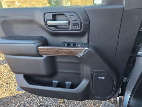 Used 2020 Chevrolet Silverado 1500 High Country w/ Technology Package image 29