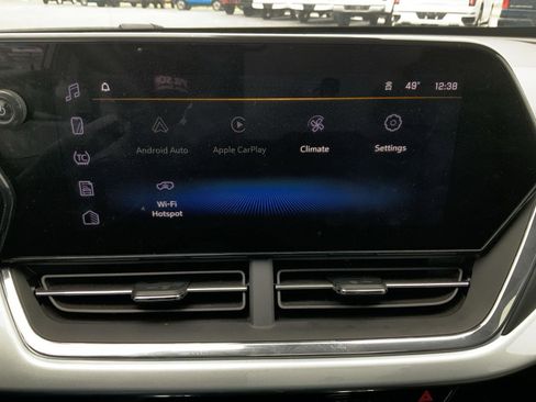 Used 2025 Chevrolet Trax LT w/ LT Convenience Package image 37