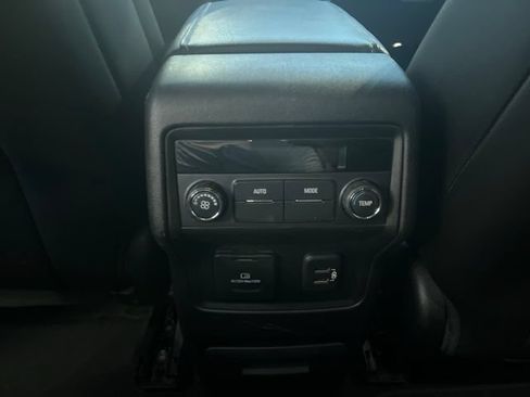 Used 2019 GMC Acadia SLT AWD/4WD image 12
