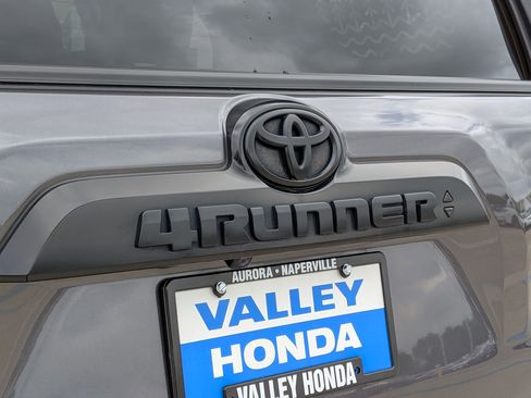 Used 2023 Toyota 4Runner TRD Off-Road Premium w/ Off Road Premium Plus Package AWD/4WD image 27