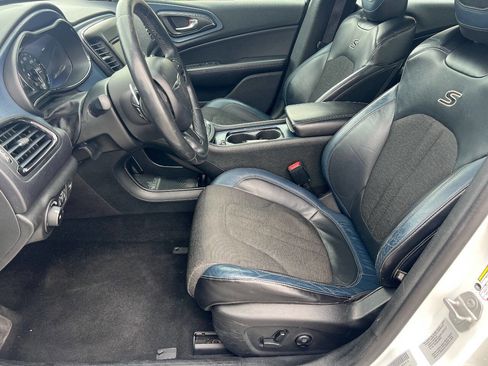 Used 2015 Chrysler 200 S w/ Comfort Group image 15