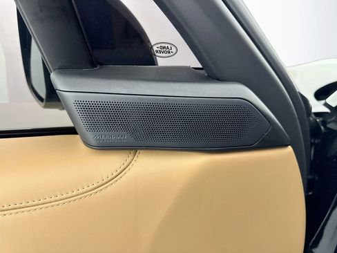 Used 2025 Land Rover Range Rover SE AWD/4WD image 19
