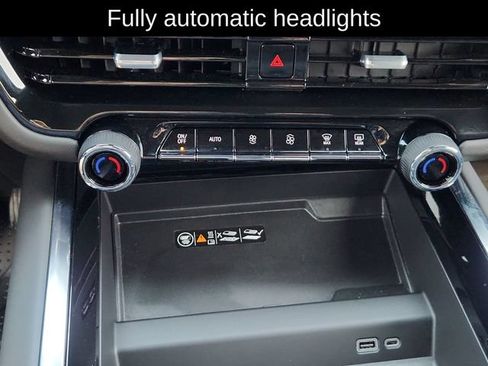 Used 2026 Chevrolet Tahoe Z71 AWD/4WD image 44