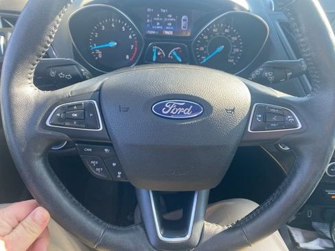 Used 2018 Ford Escape Titanium w/ Ford Safe & Smart Package image 16