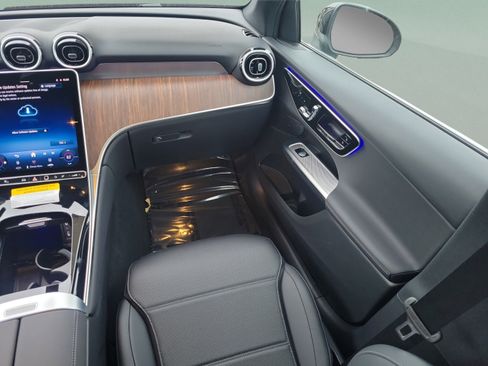 Certified 2026 Mercedes-Benz GLC 300 image 10