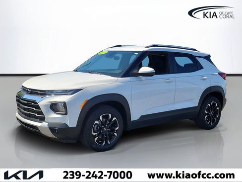 Used 2023 Chevrolet TrailBlazer LT FWD image 3