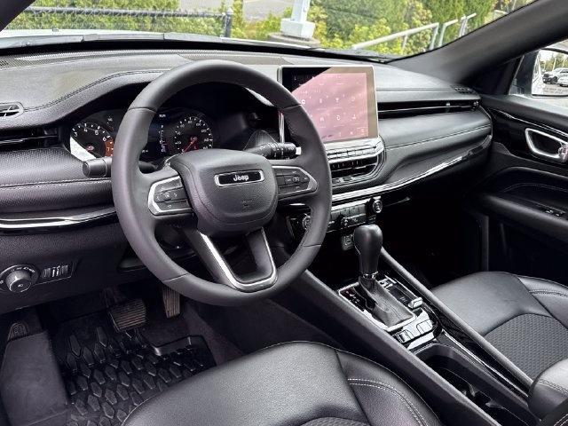 Used 2023 Jeep Compass Latitude AWD/4WD image 15