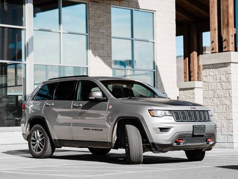 Used 2018 Jeep Grand Cherokee Trailhawk image 10