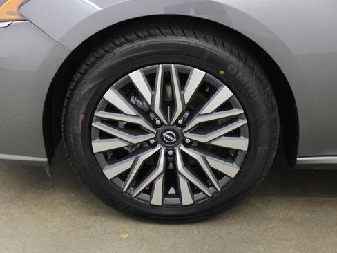 Certified 2024 Nissan Altima 2.5 SV FWD image 26