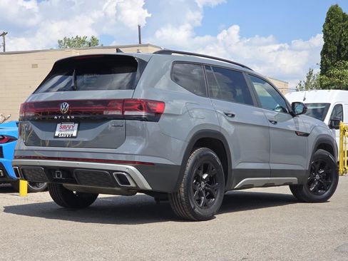 Used 2024 Volkswagen Atlas Peak Edition SE AWD/4WD image 15