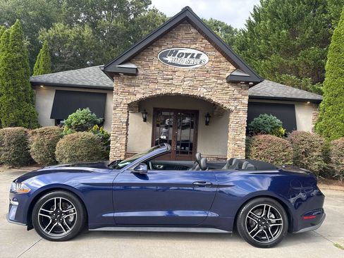 Used 2020 Ford Mustang Premium RWD image 9
