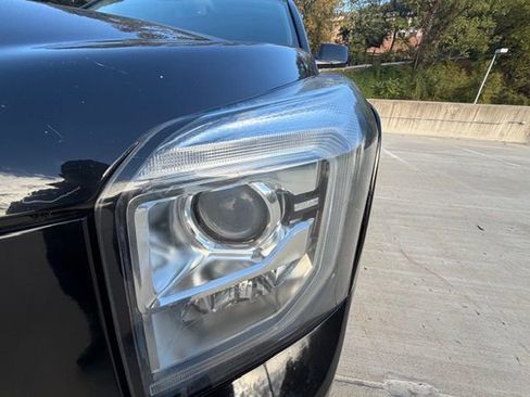 Used 2020 GMC Yukon XL SLT image 10