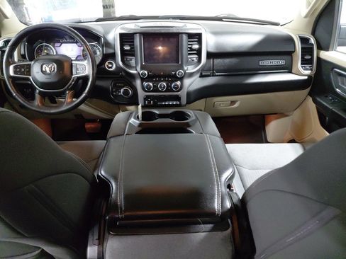 Used 2019 RAM 1500 Big Horn image 3
