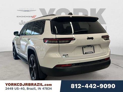 Used 2025 Jeep Grand Cherokee L Altitude AWD/4WD image 3