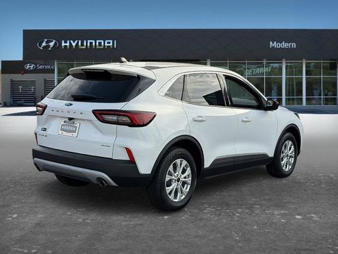 Used 2024 Ford Escape Active w/ Tech Pack #1 AWD/4WD image 4