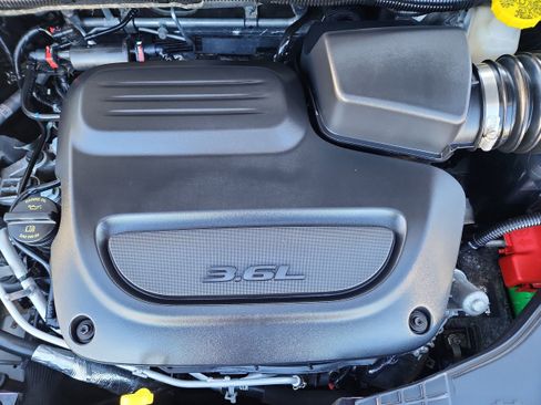Used 2024 Chrysler Voyager LX FWD image 25