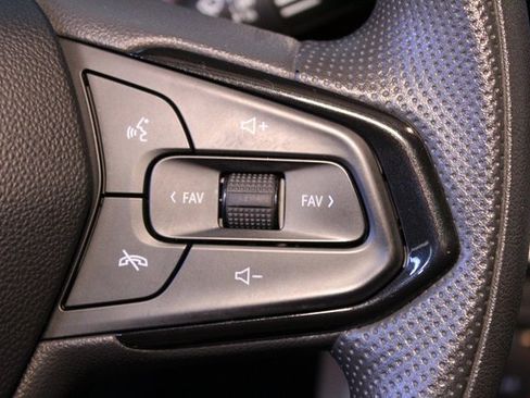 Used 2024 Chevrolet Trax LS w/ LS Convenience Package image 16