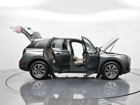 Used 2025 Lincoln Corsair FWD image 46