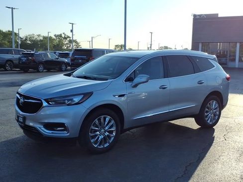 Certified 2021 Buick Enclave Essence w/ Sound and Sites Package AWD/4WD image 11