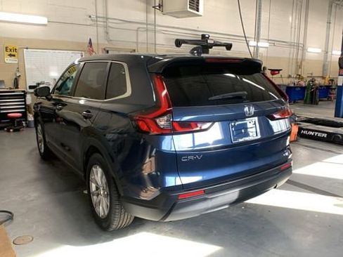 Used 2023 Honda CR-V EX image 4