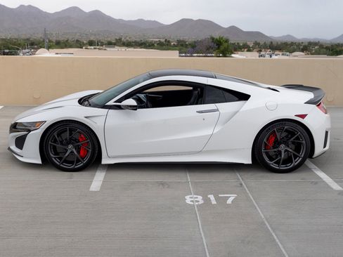 Used 2017 Acura NSX image 12