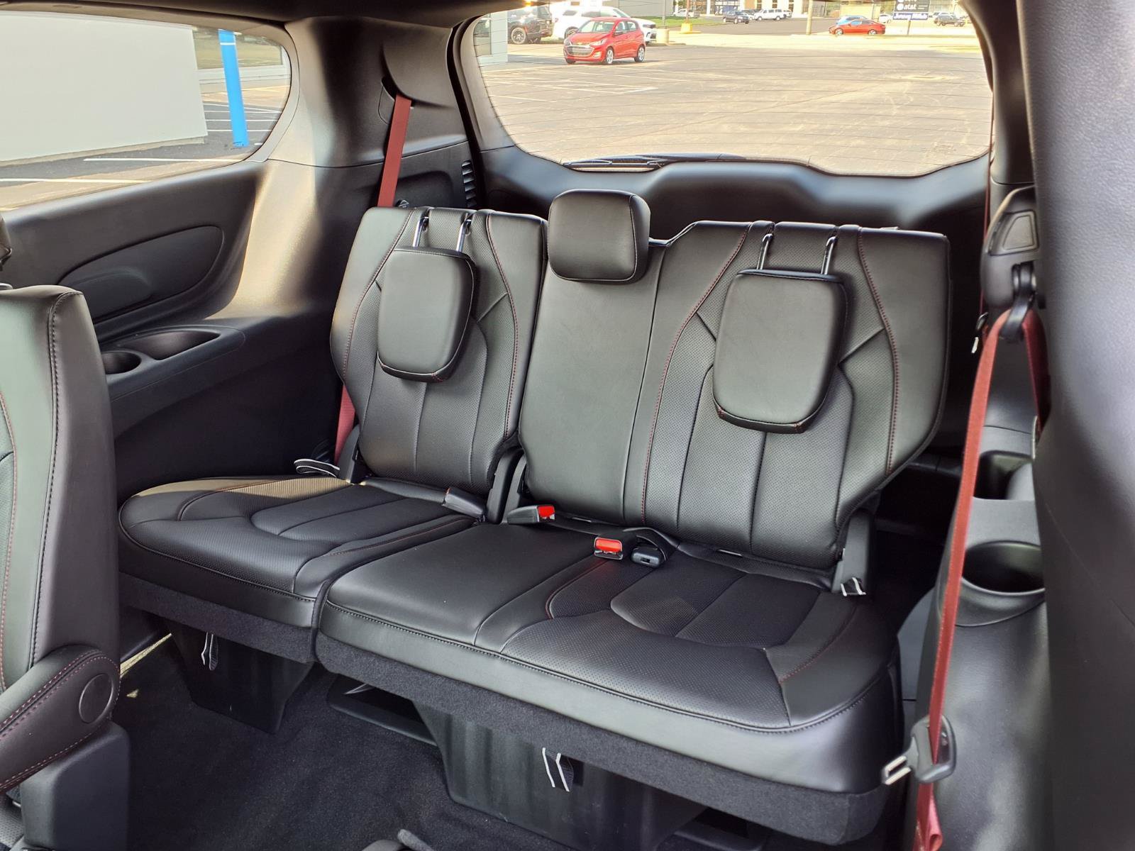 New 2027 Chrysler Pacifica Select FWD image 14