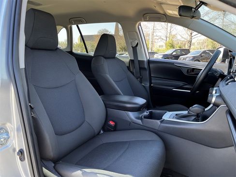 Used 2025 Toyota RAV4 LE image 25