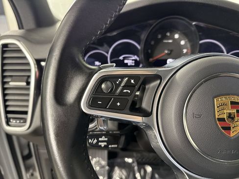 Certified 2023 Porsche Cayenne Platinum Edition AWD/4WD image 37