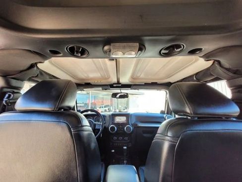 Used 2014 Jeep Wrangler Unlimited Rubicon w/ Dual Top Group image 27