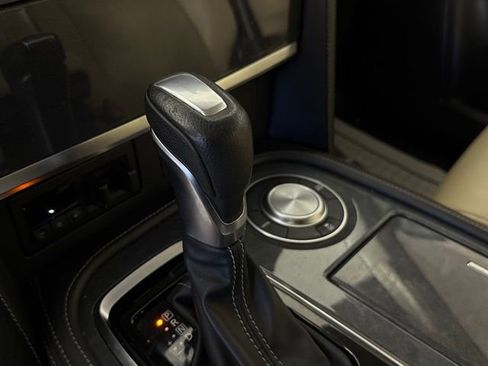 Used 2022 Nissan Armada SV w/ SV Appearance Package image 20